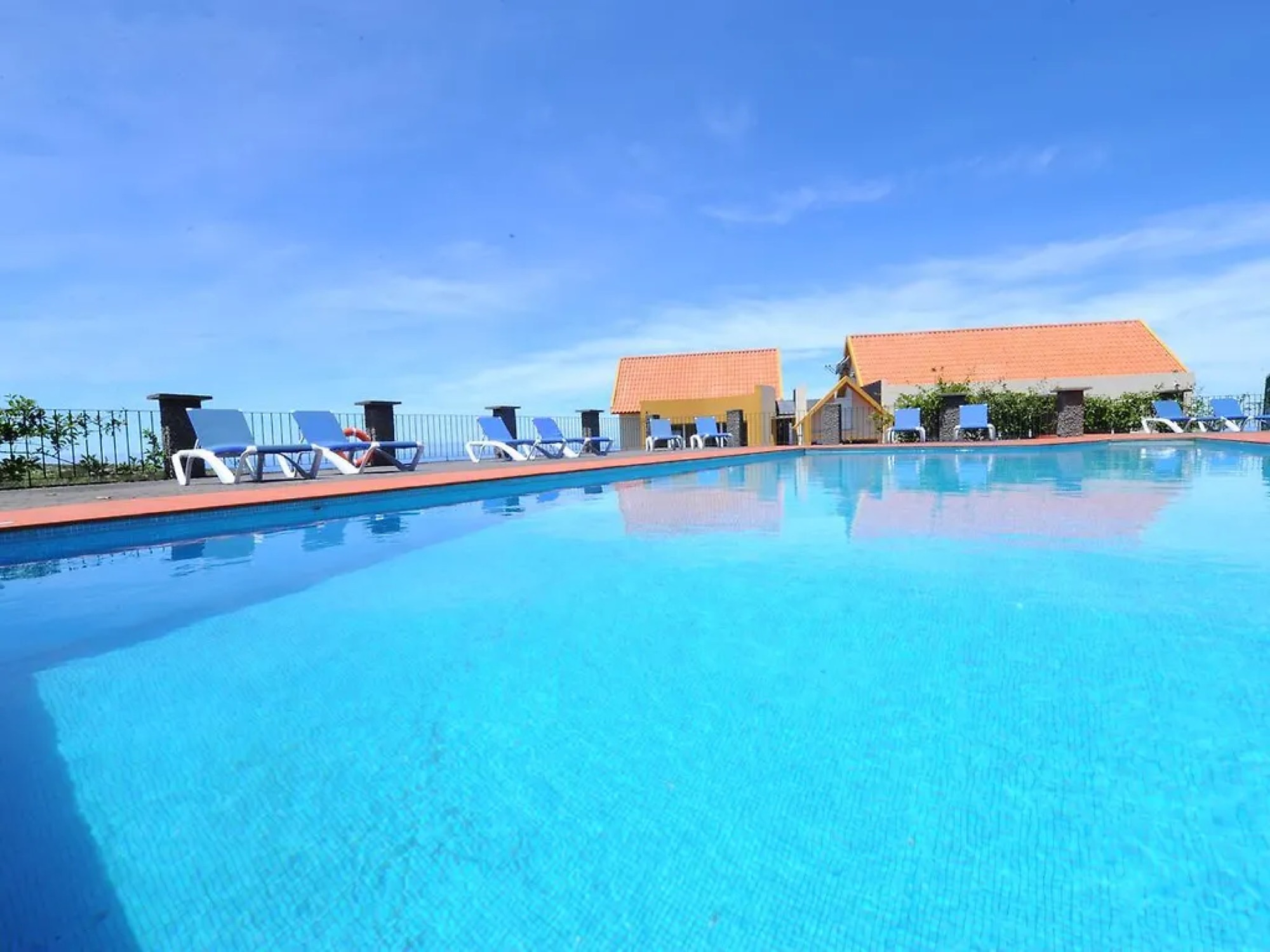 Residencial O Farol, Calheta