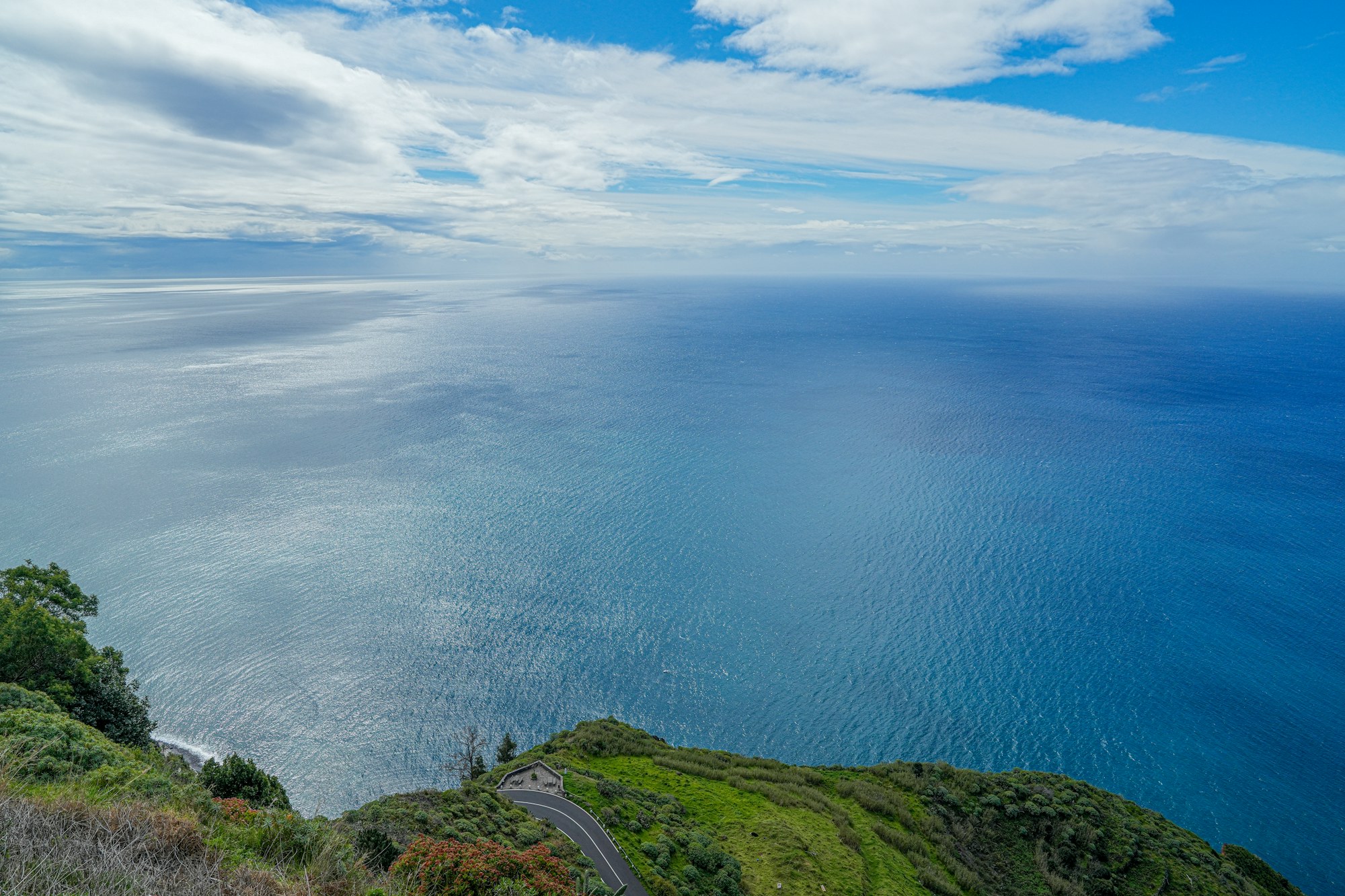 Mar Atlântico ao longo da costa da Madeira