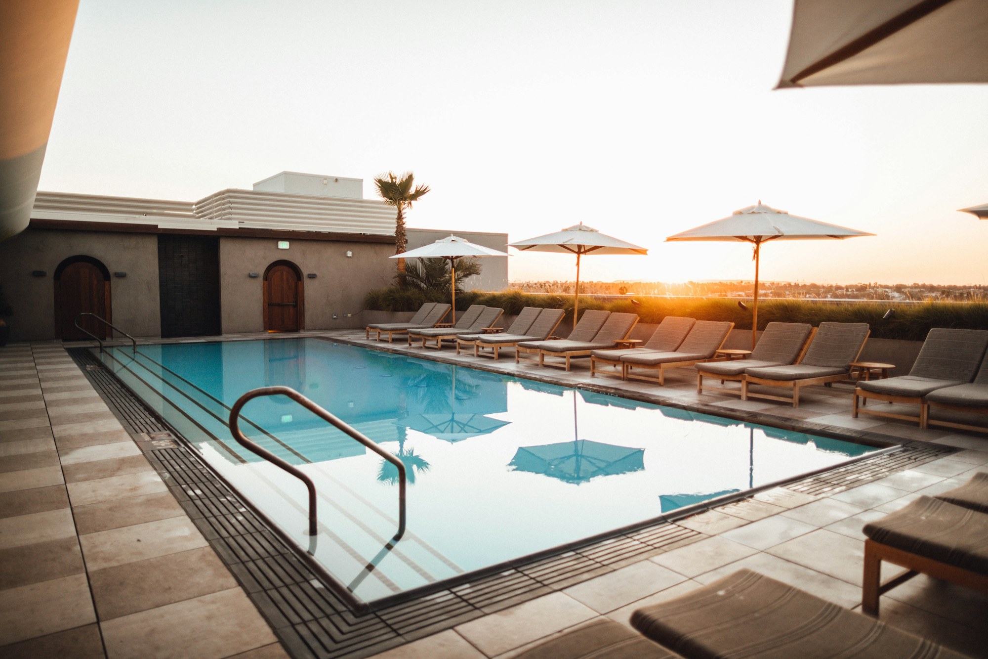 Suite Hotel Eden Mar — Piscina infinita sobre o oceano