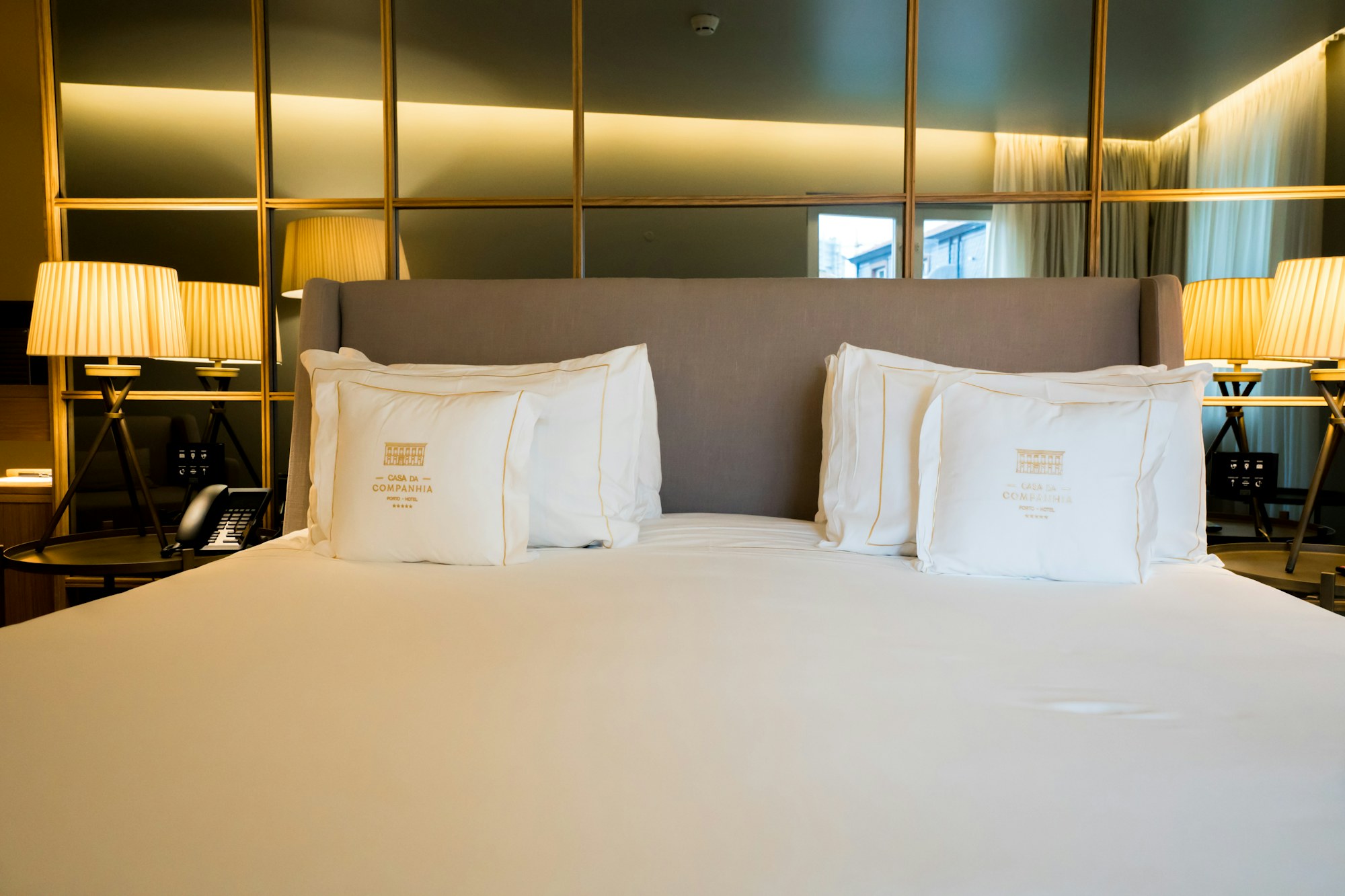 Hotel Albergaria Dias — Suite elegante com vista para o mar
