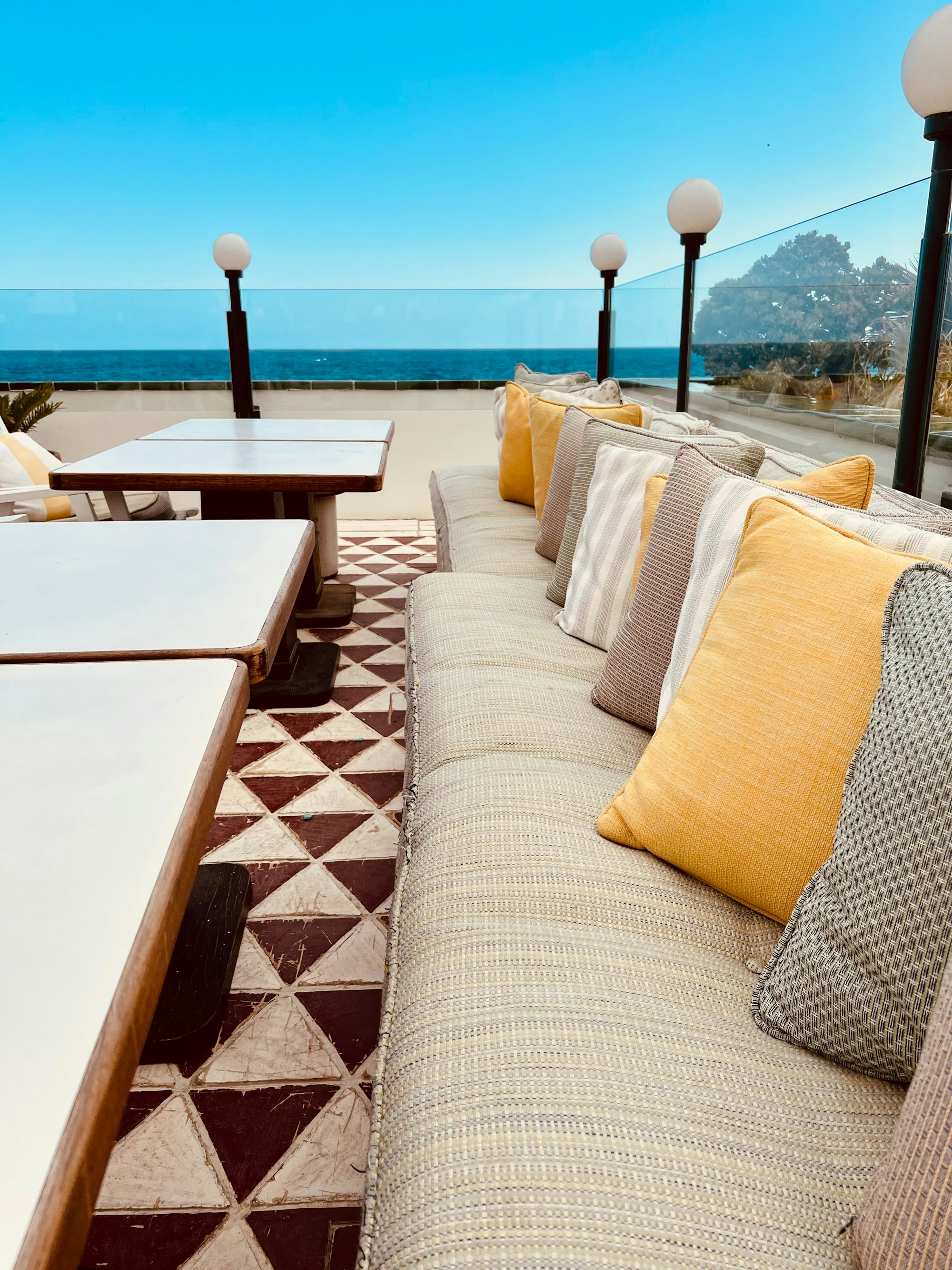 Three House Hotel — Terraço panorâmico ao entardecer