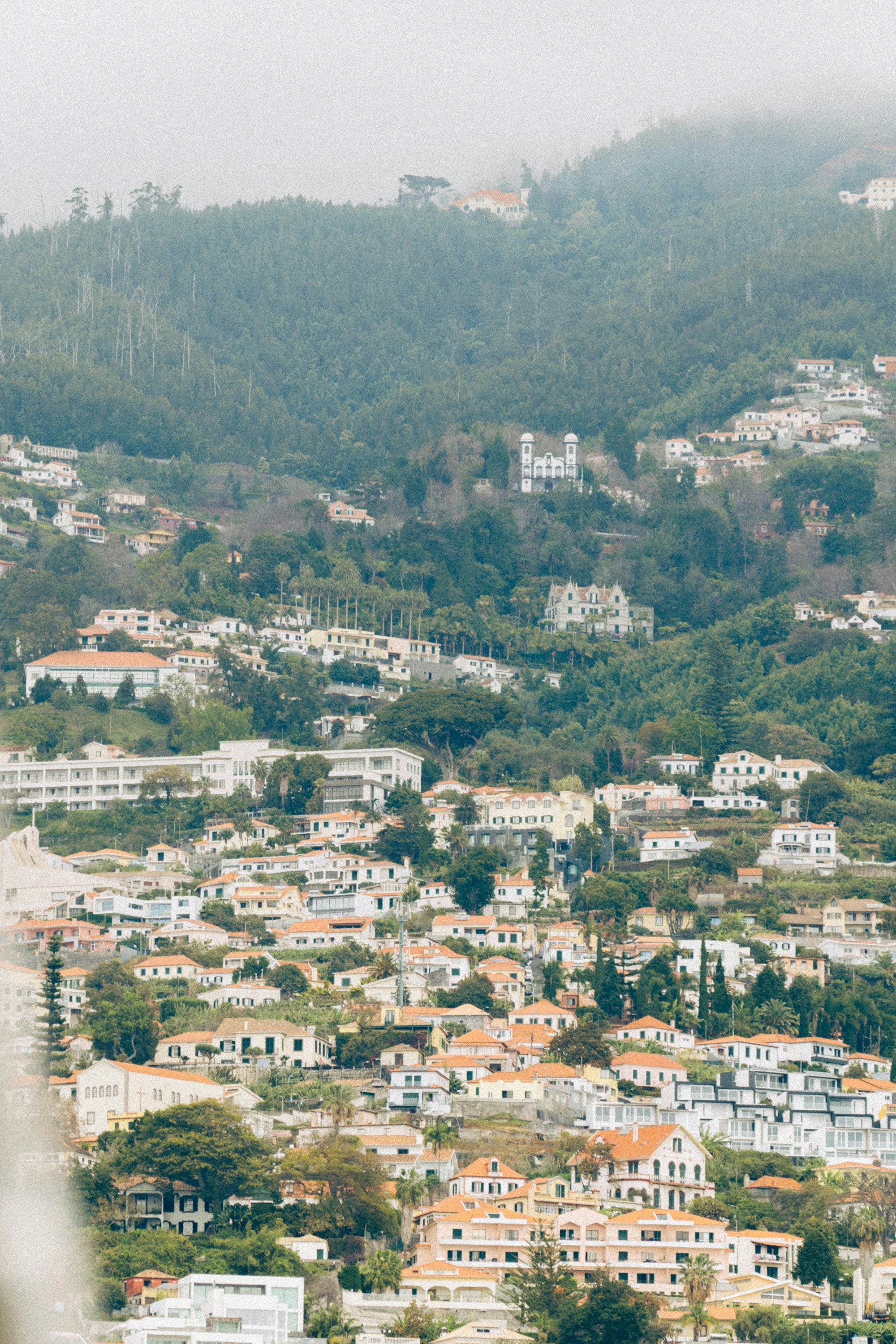 Palheiro Village — Aldeia entre encostas verdes junto ao mar