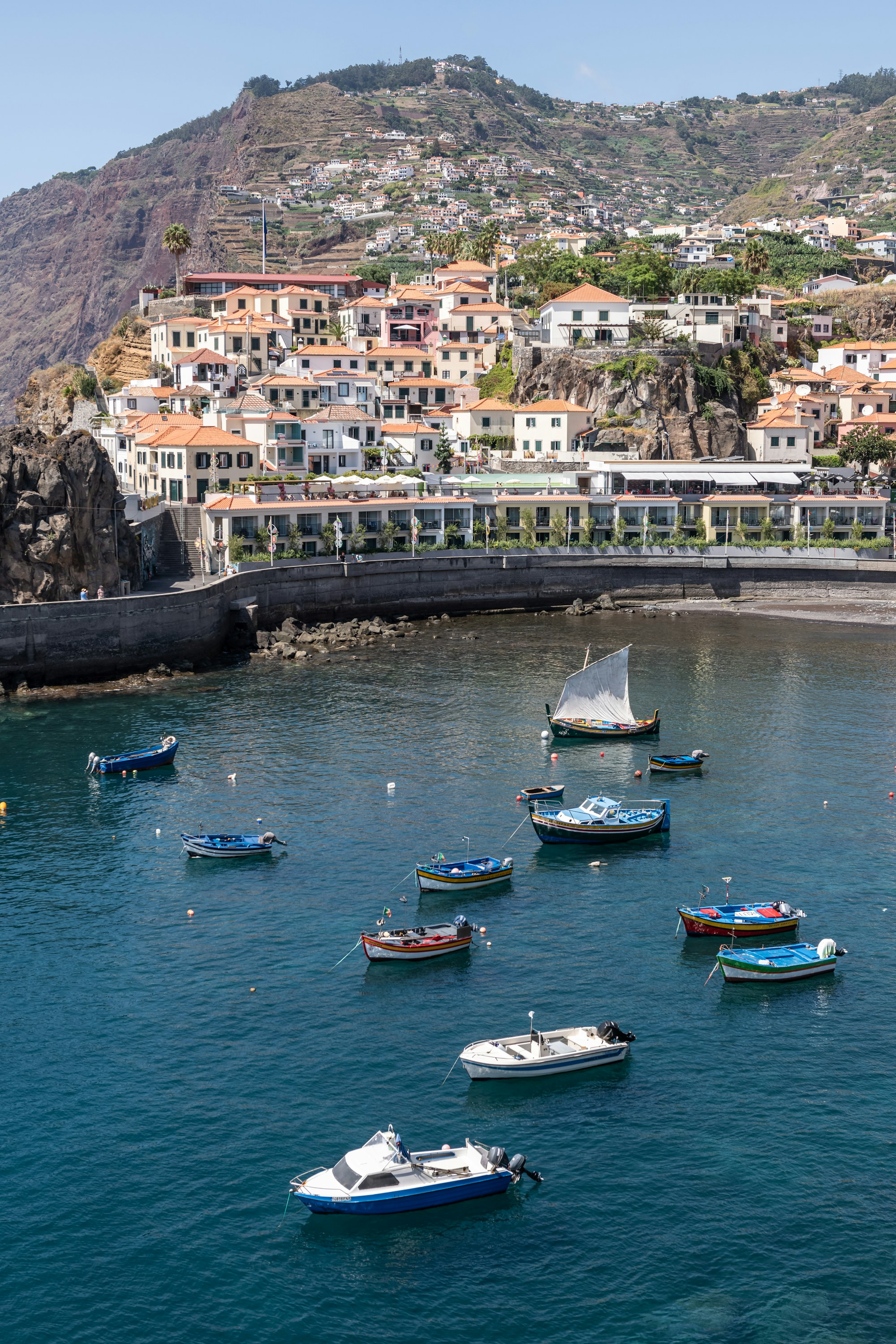 Casa Velha do Palheiro, Relais & Châteaux — Aldeia entre encostas verdes junto ao mar
